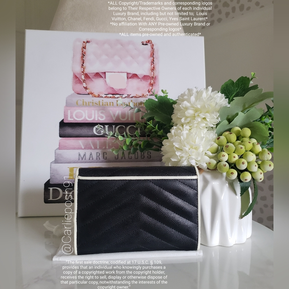 Authentic Pre-owned Yves Saint Laurent Grain De Poudre Compact Envelope Wallet - Picture 2 of 12